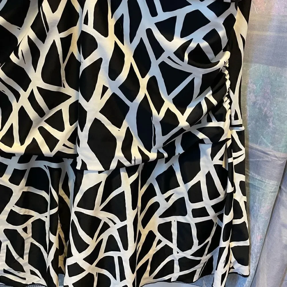 Contour Black and White size 20 gorgeous One Piece Swimsuit